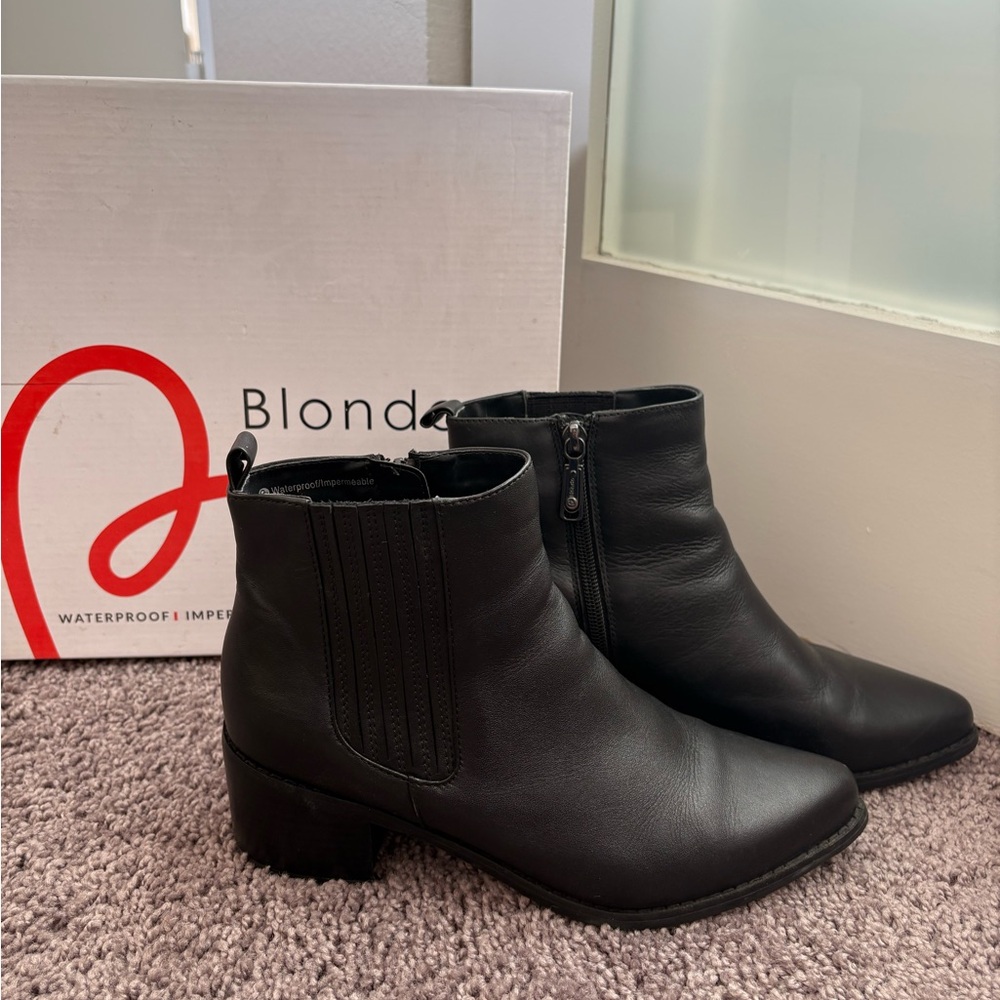 Blondo Women's Waterproof Black Ankle Boots (size 8.5 but fits size 8 feet)
